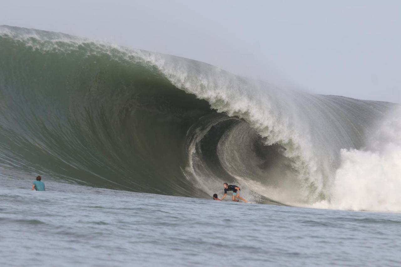 Oseda Nias Surf House Hotel Hilibotodane Exterior foto