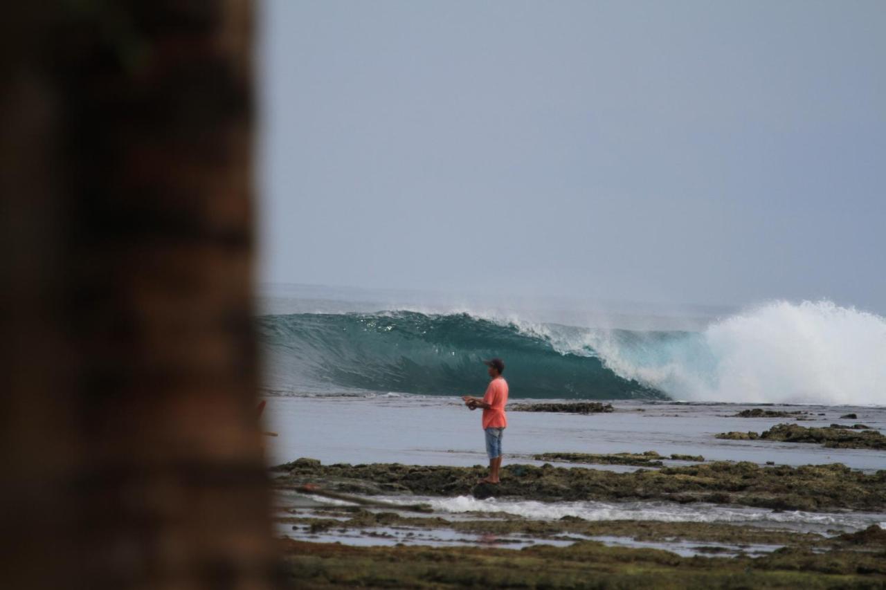 Oseda Nias Surf House Hotel Hilibotodane Exterior foto