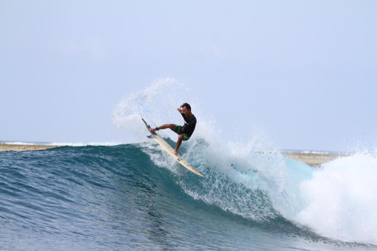 Oseda Nias Surf House Hotel Hilibotodane Exterior foto